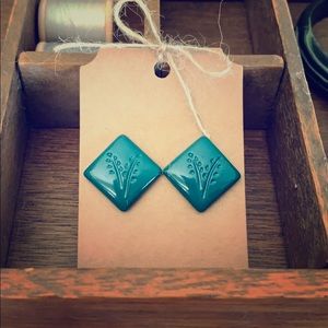 Retro/ Vintage Green Leaf Print Earrings